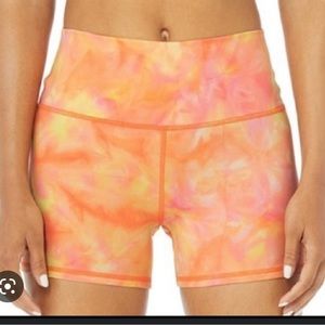 Alo Airbrush High-Waist Summer Sunset Dye Shorts